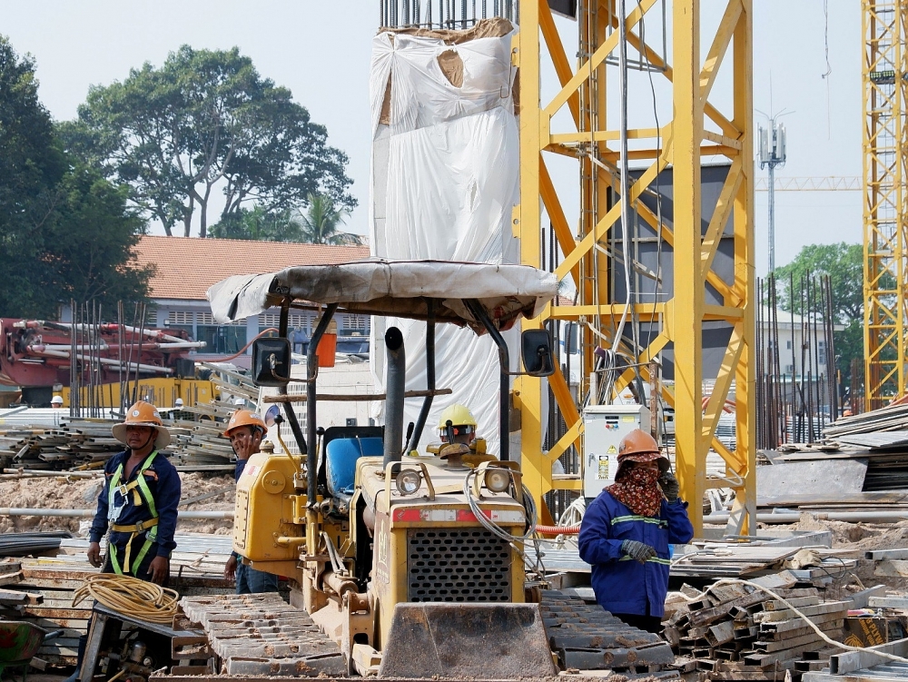 Thành phố Hồ Chí Minh: Cả ngàn công nhân tất bật thi công nhà ga T3 sân bay Tân Sơn Nhất