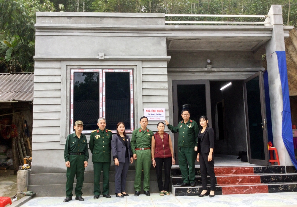 Yên Bái: Niềm vui nhân đôi của người vợ liệt sỹ sau hơn 23 năm được hưởng chế độ