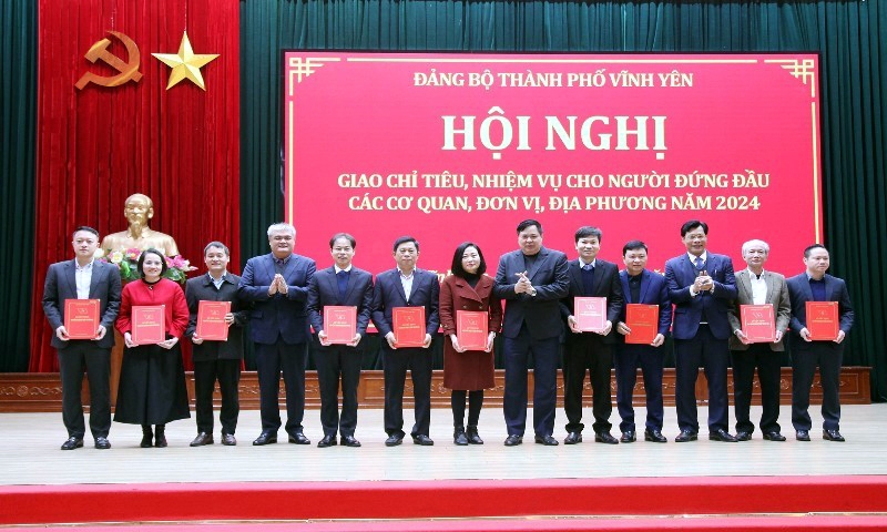 Vĩnh Phúc: Thành ủy Vĩnh Yên giao chỉ tiêu nhiệm vụ năm 2024 cho người đứng đầu các cơ quan, đơn vị, địa phương