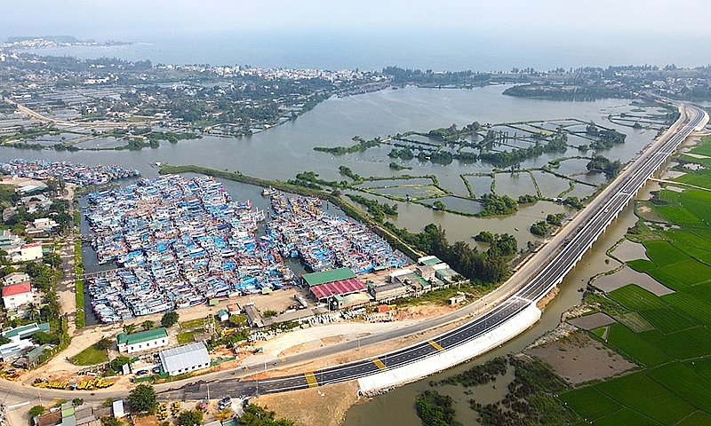 Quảng Ngãi: Thông xe cầu Quang Mỹ phục vụ người dân đi lại dịp Tết