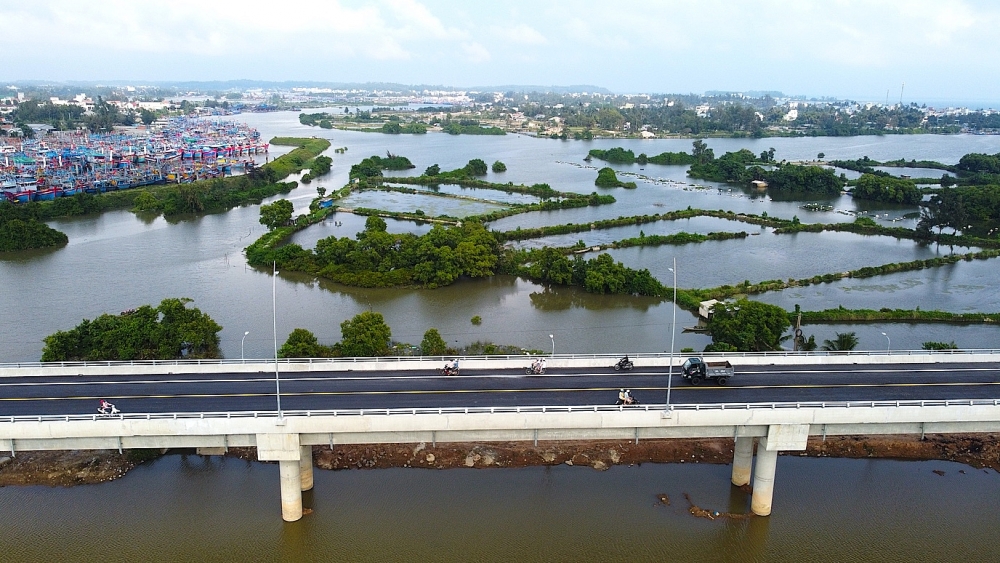 Quảng Ngãi: Thông xe cầu Quang Mỹ phục vụ người dân đi lại dịp Tết