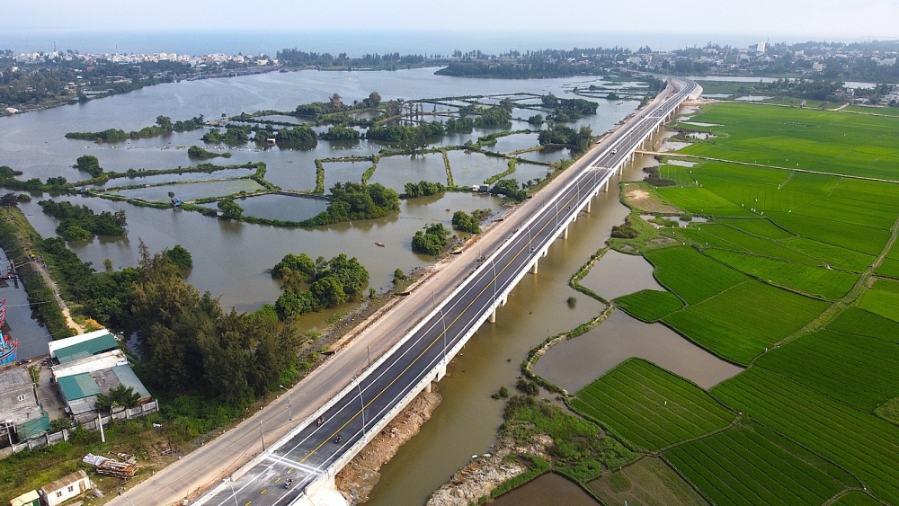 Quảng Ngãi: Thông xe cầu Quang Mỹ phục vụ người dân đi lại dịp Tết