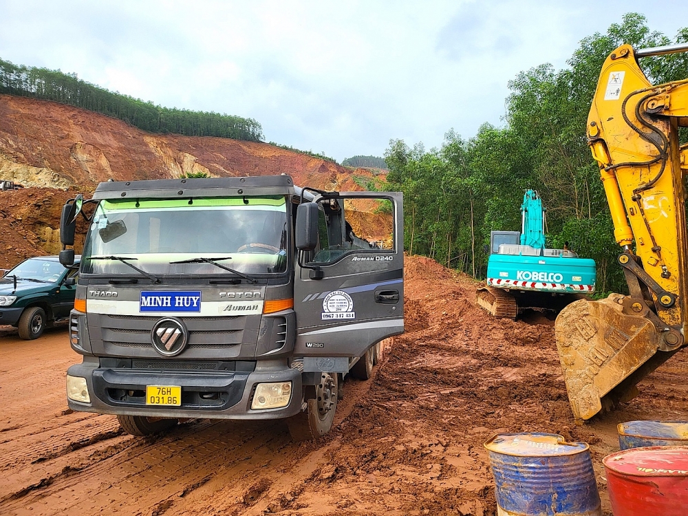 Quảng Ngãi đấu giá thành công loạt mỏ đất chưa thăm dò trữ lượng