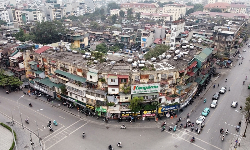 Cải tạo, xây dựng lại chung cư cũ tại Hà Nội: Vướng mắc do đâu?