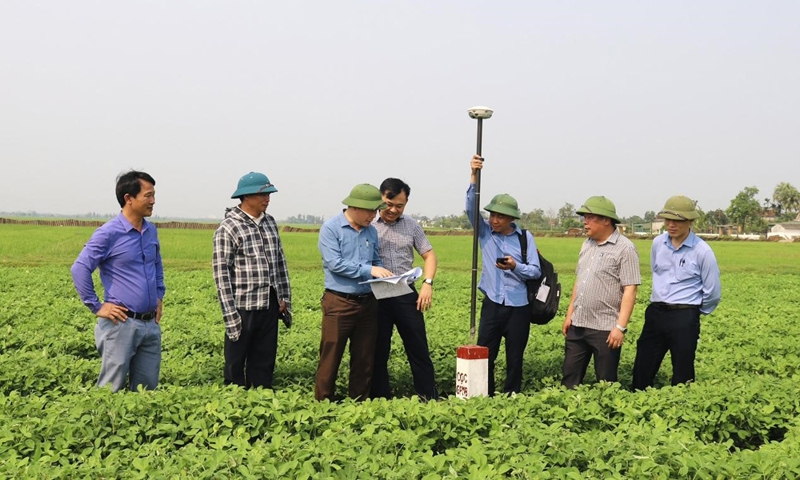 Hà Tĩnh: Bàn giao mốc giải phóng mặt bằng Dự án đường Xô Viết Nghệ Tĩnh kéo dài về phía Đông