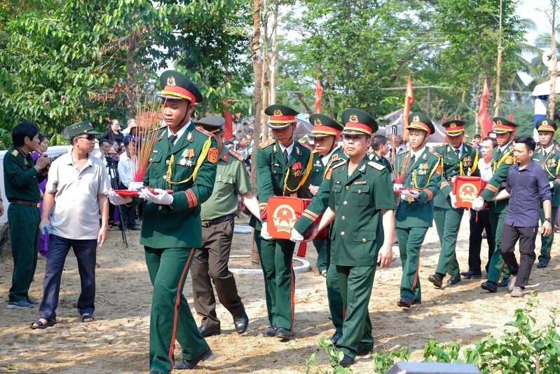 Bình Định: Thiêng liêng Lễ truy điệu và an táng hài cốt liệt sỹ hy sinh ở Cao điểm 174