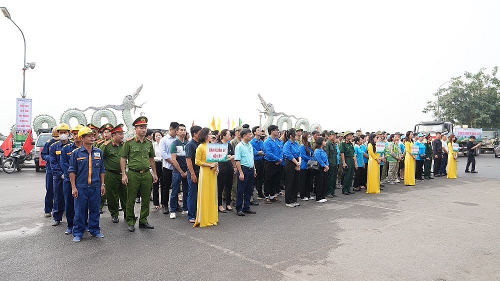 Tây Hồ (Hà Nội): Tổng vệ sinh môi trường với phương châm “đường sạch, cây xanh, Hồ Tây không rác”