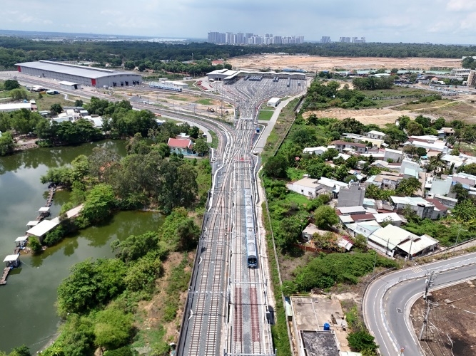 Choáng ngợp trước sự hiện đại của trung tâm điều khiển tuyến metro số 1