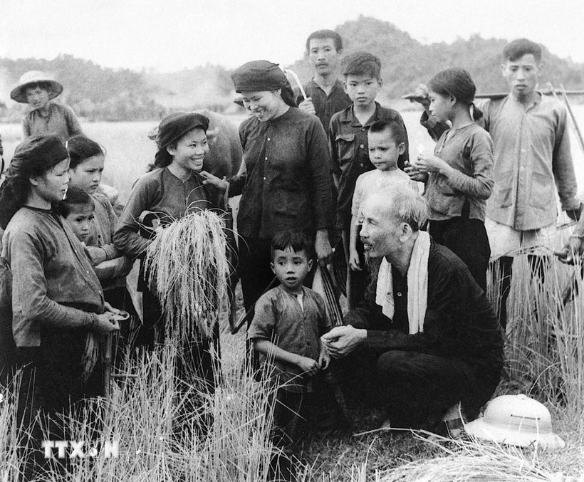 134 năm Ngày sinh Chủ tịch Hồ Chí Minh: Tháng Năm nhớ Bác