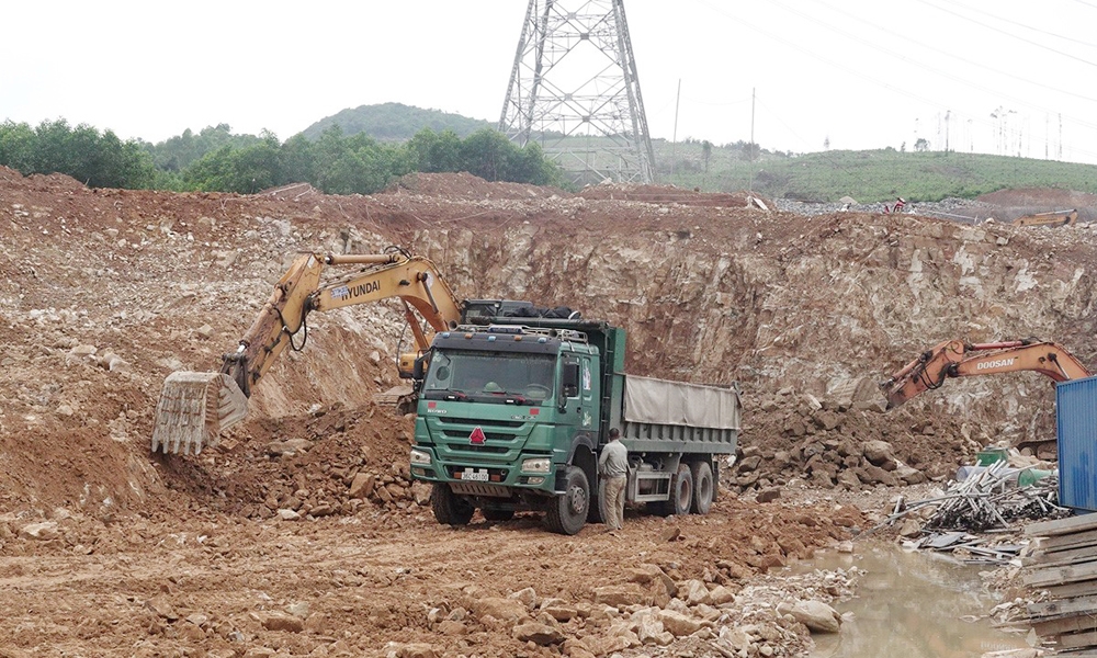 Thanh Hóa: Một doanh nghiệp ngang nhiên tàn phá hơn 2,6ha rừng tự nhiên