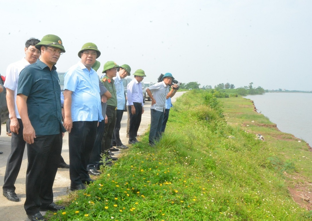 Nam Định: Đẩy nhanh tiến độ các công trình, ưu tiên các điểm xung yếu nhằm đảm bảo phòng chống thiên tai năm 2024