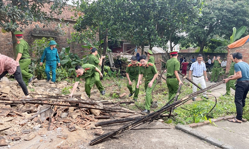 Công an tỉnh Bắc Giang: Chung sức xóa nhà tạm, nhà dột nát