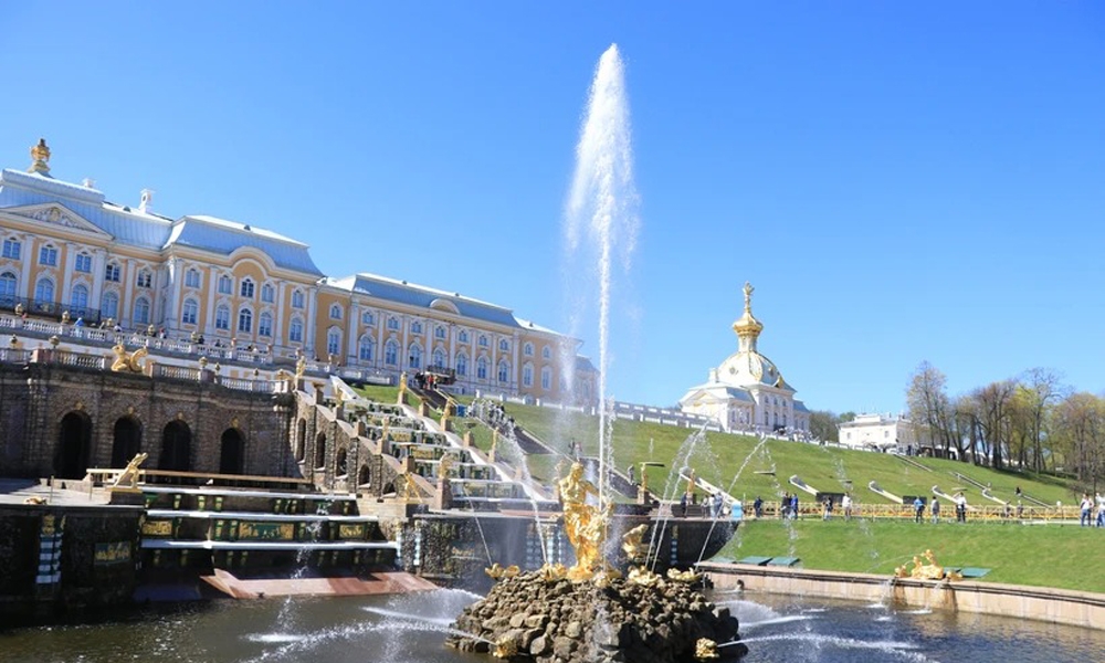 Chiêm ngưỡng vẻ đẹp lộng lẫy của Cung điện mùa Hè nước Nga