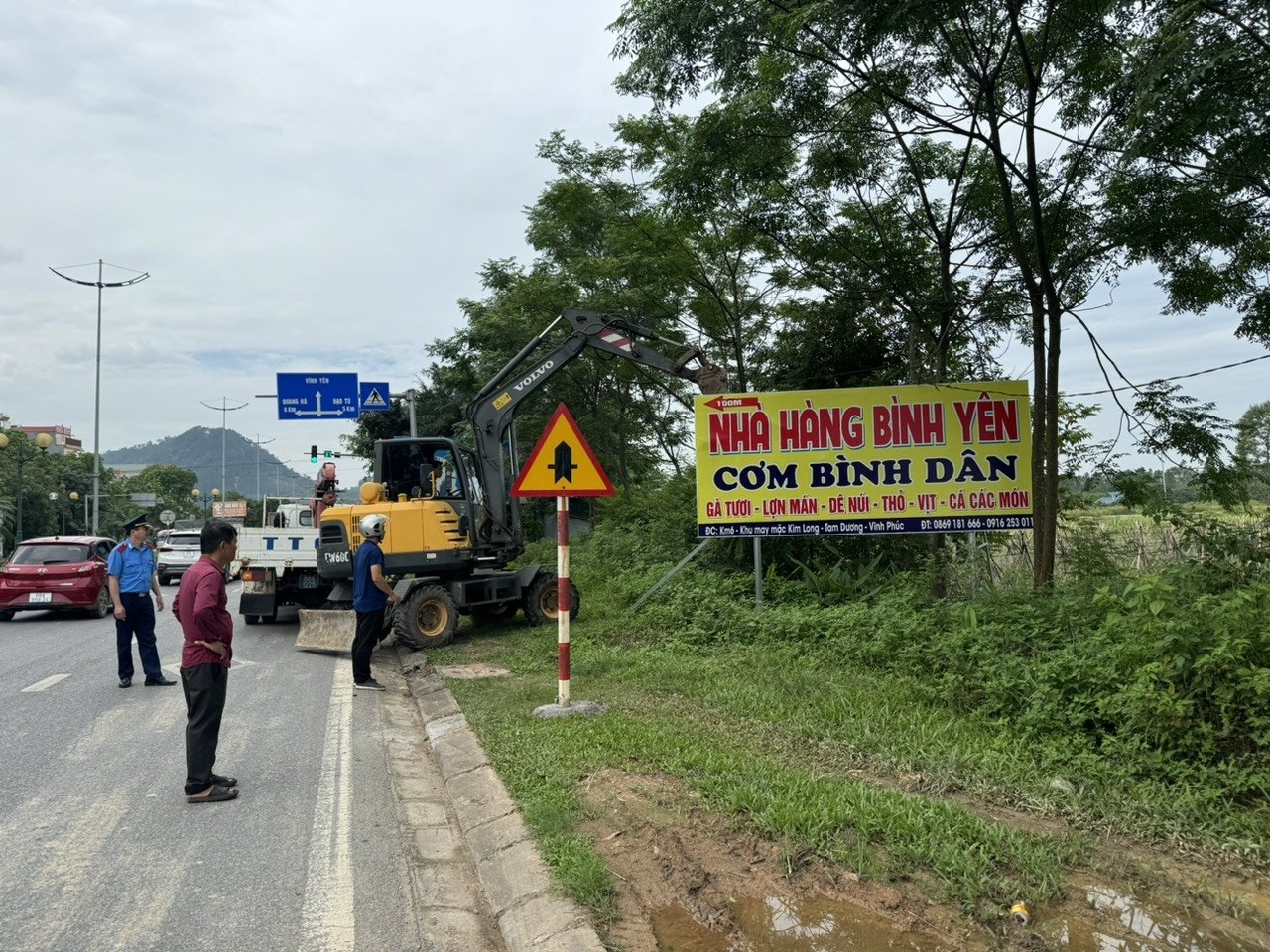 Vĩnh Phúc: Tăng cường công tác quản lý, bảo vệ hành lang an toàn đường bộ