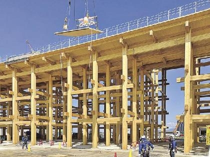 Wooden roof “Grand Ring” at Osaka-Kansai Expo reaches major construction milestone