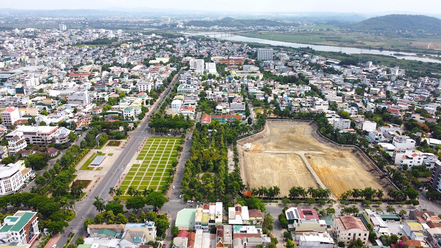 Hồ điều hòa ô nhiễm nhất Quảng Ngãi trước và sau khi được nạo vét