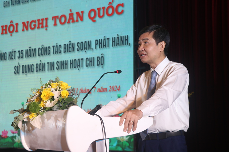 Hội nghị toàn quốc tổng kết 35 năm công tác biên soạn, phát hành, sử dụng Bản tin sinh hoạt Chi bộ