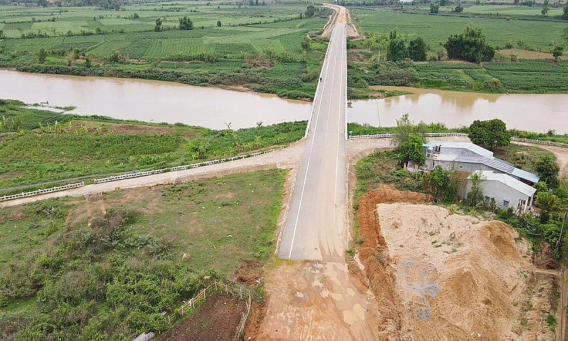 Cầu số 3 Kon Tum: Hoàn thành nhưng chưa thể sử dụng