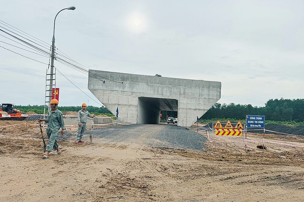 Cao tốc Biên Hòa - Vũng Tàu: “Chênh” tiến độ ở các dự án thành phần