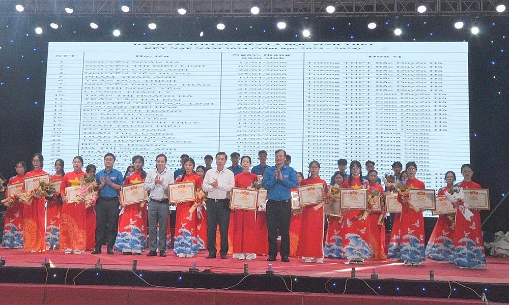 Hưng Hà (Thái Bình): Tổ chức chương trình Gala “Tiếp nối truyền thống - Khát vọng vươn lên” lần thứ III năm 2024