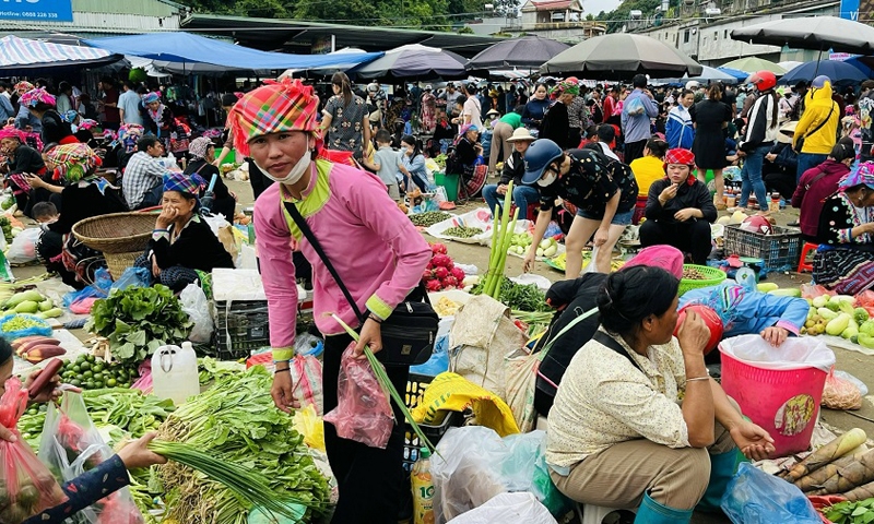 Cuối tuần food tour chợ San Thàng