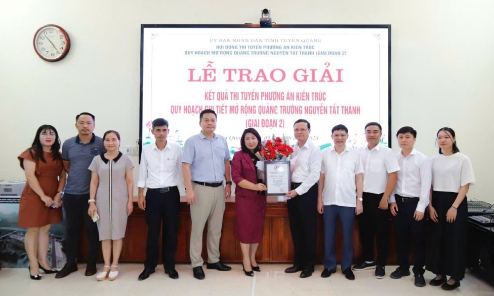 Tuyên Quang: Trao giải phương án kiến trúc quy hoạch chi tiết mở rộng Quảng trường Nguyễn Tất Thành