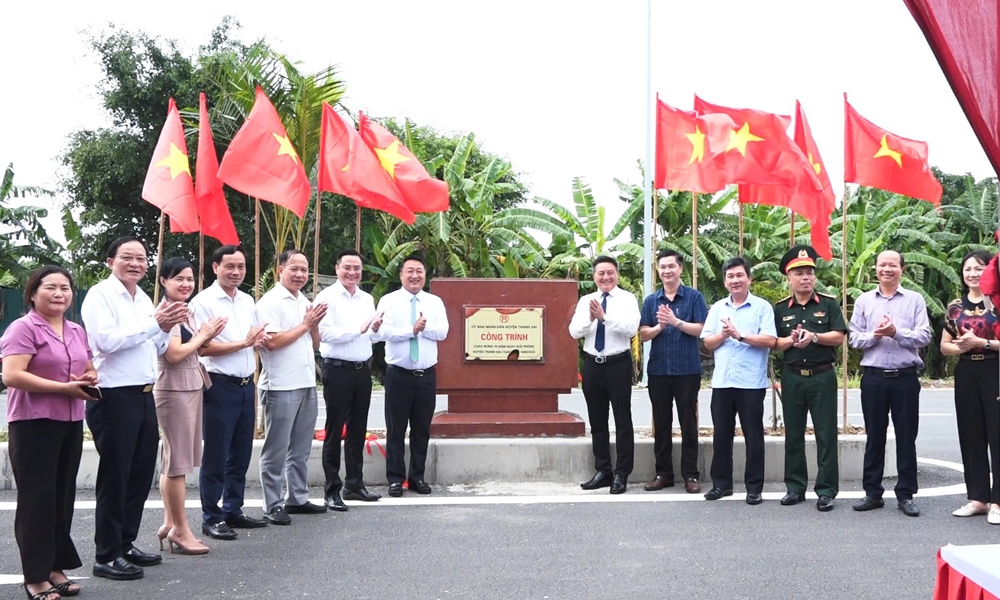 Thanh Oai (Hà Nội): Gắn biển 3 công trình chào mừng kỷ niệm 70 năm Ngày Giải phóng Thủ đô và 70 năm Ngày Giải phóng huyện