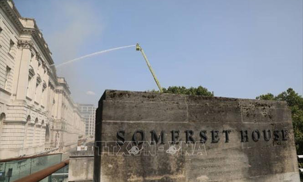 Hỏa hoạn tại tòa nhà biểu tượng Somerset House ở London