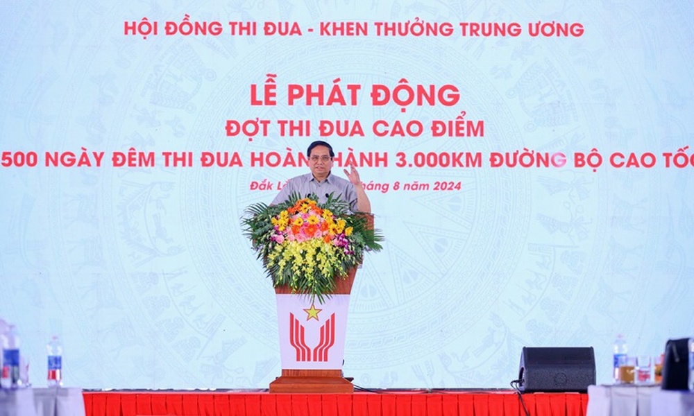 Phát động “500 ngày đêm thi đua hoàn thành 3.000km đường bộ cao tốc”