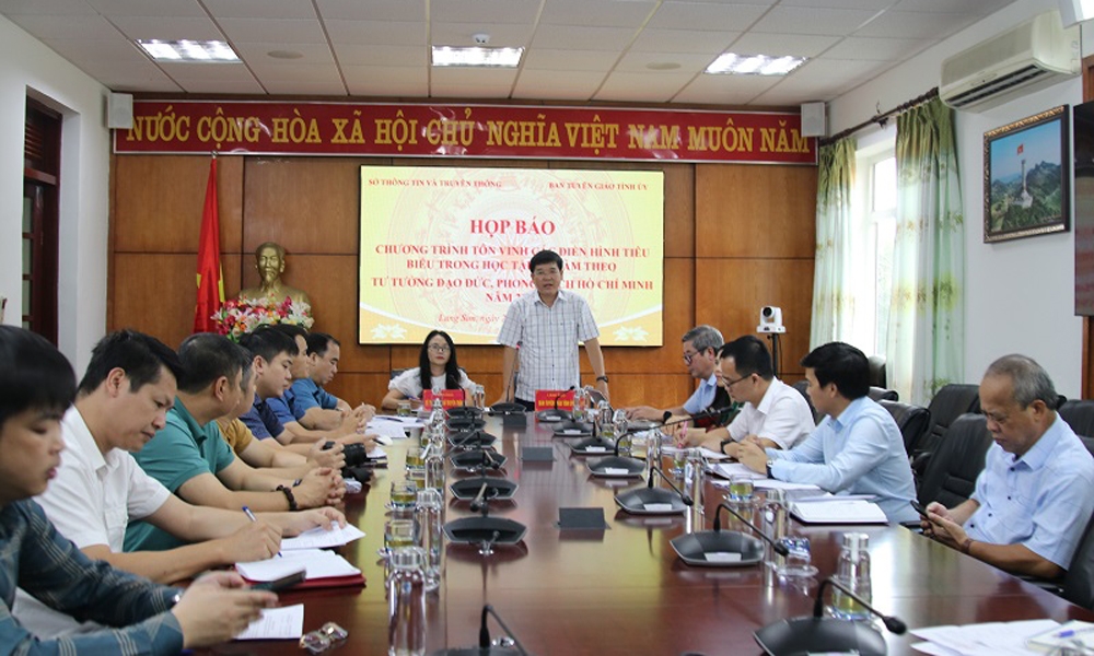 Lạng Sơn: Tôn vinh điển hình tiêu biểu trong học tập và làm theo tư tưởng, đạo đức, phong cách Hồ Chí Minh