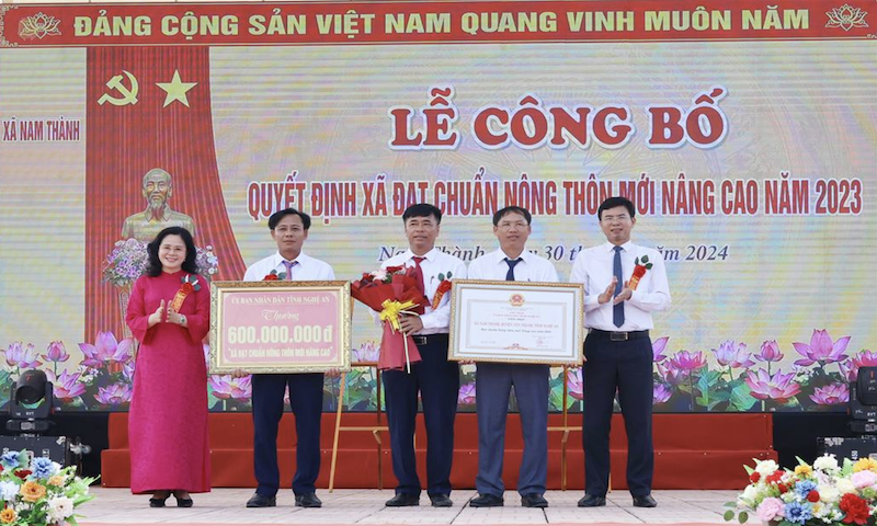 Nam Thành (Nghệ An): Đón Bằng công nhận xã đạt chuẩn nông thôn mới nâng cao