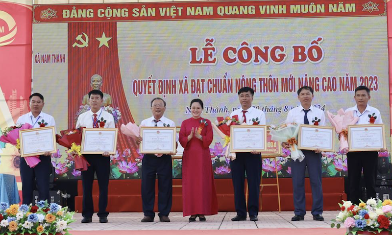 Nam Thành (Nghệ An): Đón Bằng công nhận xã đạt chuẩn nông thôn mới nâng cao