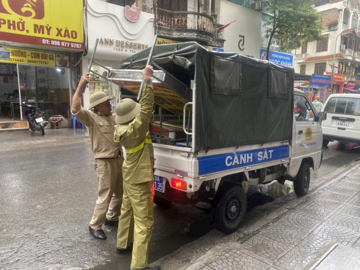 Tăng cường xử lý vi phạm trật tự đô thị, chỉnh trang đường phố chào đón Quốc khánh, năm học mới