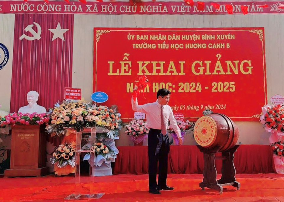 Vĩnh Phúc: Lãnh đạo huyện Bình Xuyên dự Lễ khai giảng năm học mới 2024 - 2025