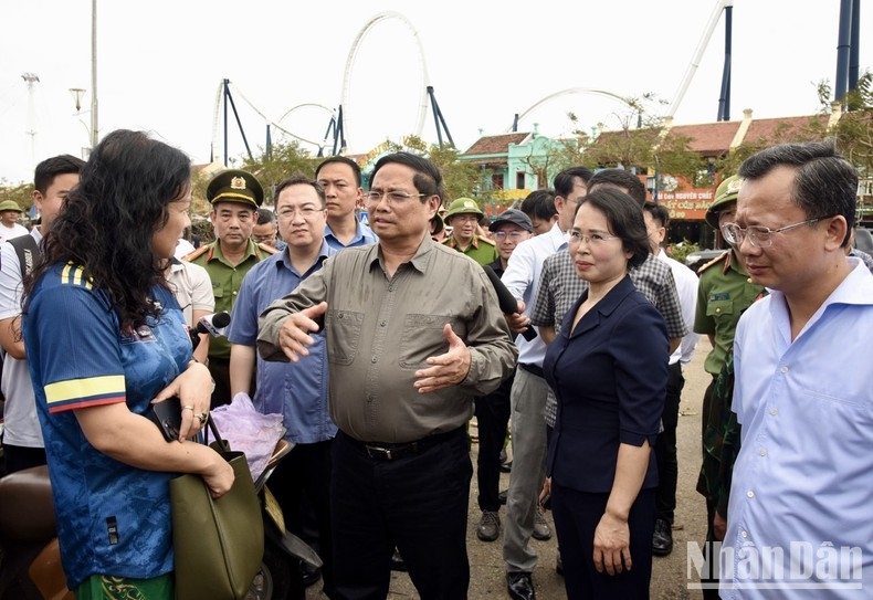 Thủ tướng Phạm Minh Chính thị sát, chỉ đạo khắc phục hậu quả bão số 3 ở Quảng Ninh và Hải Phòng