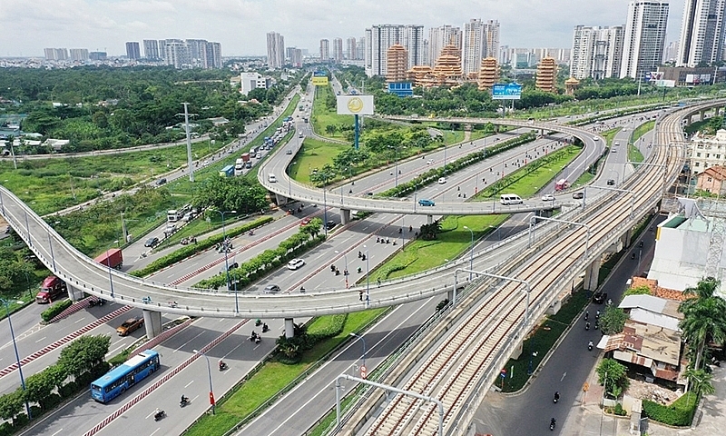 Bộ Xây dựng tích cực tháo gỡ khó khăn cho các dự án, công trình giao thông trọng điểm