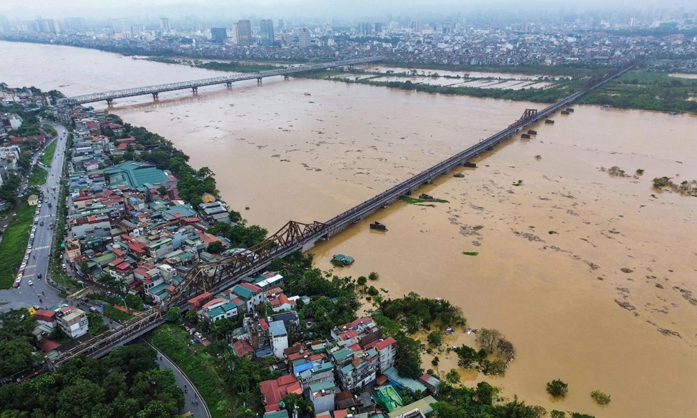 Hà Nội: Phát lệnh báo động lũ cấp độ II trên sông Hồng tại địa phận Sơn Tây, Ba Vì