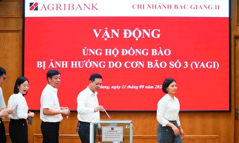 Cán bộ, người lao động Agribank ủng hộ 01 ngày lương khắc phục hậu quả bão số 3