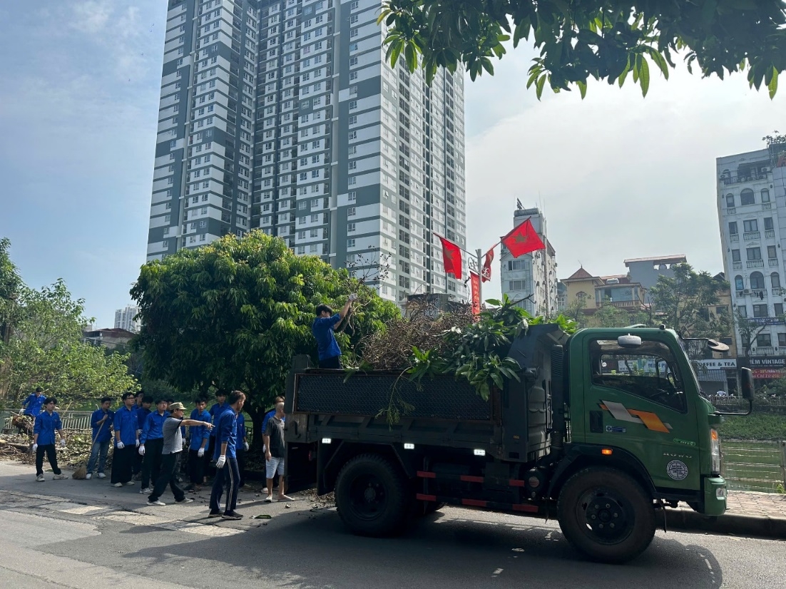 Thanh Xuân (Hà Nội): Phường Hạ Đình ra quân tổng vệ sinh môi trường sau bão số 3