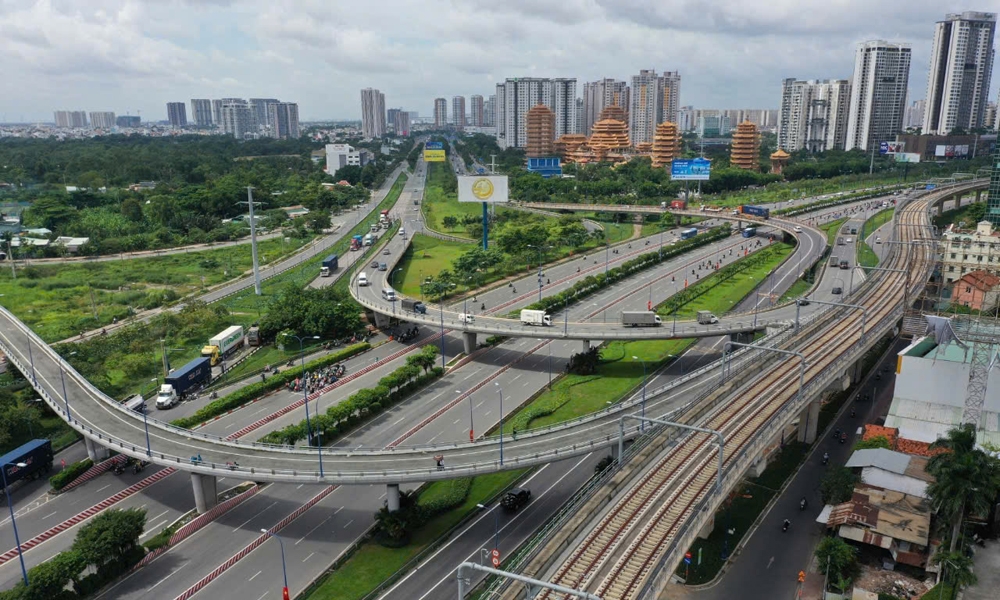 Thành phố Hồ Chí Minh: Hình thành hệ thống kết cấu hạ tầng đồng bộ, hiện đại, bảo đảm phát triển nhanh và bền vững