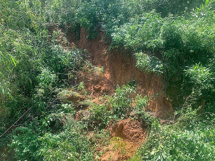 Bắc Giang: Phát hiện cung sạt trượt dài 100m trên núi Y Sơn, tỉnh ra công điện hỏa tốc công bố tình huống khẩn cấp