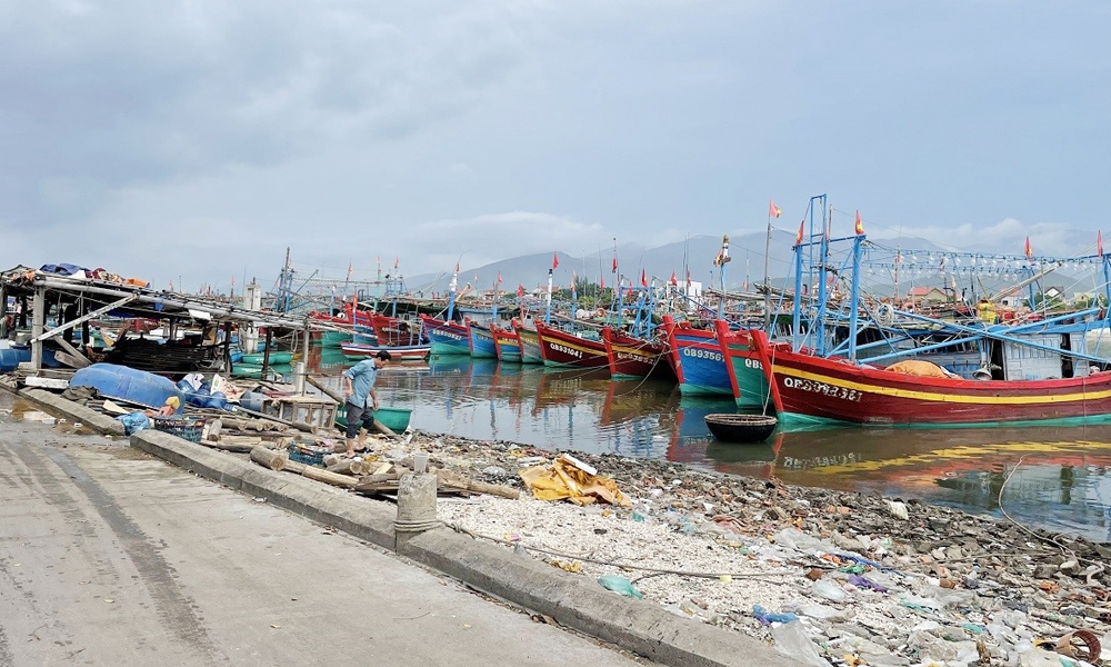 Quảng Bình: Hơn 7.000 phương tiện tàu, thuyền đã vào khu neo đậu tránh, trú bão số 4