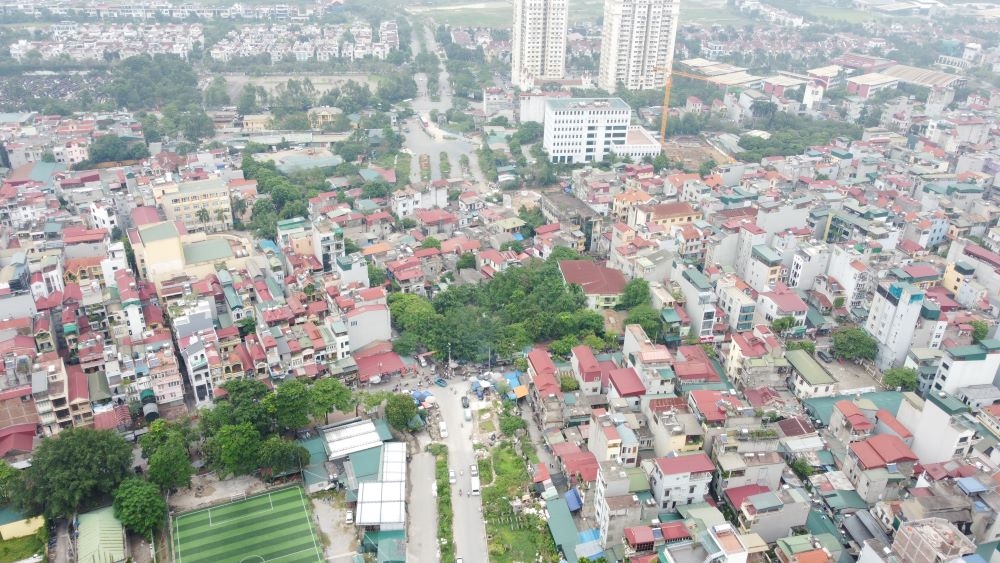 Hà Nội: Đường Nguyễn Văn Huyên kéo dài “mỏi mòn” chờ ngày cán đích