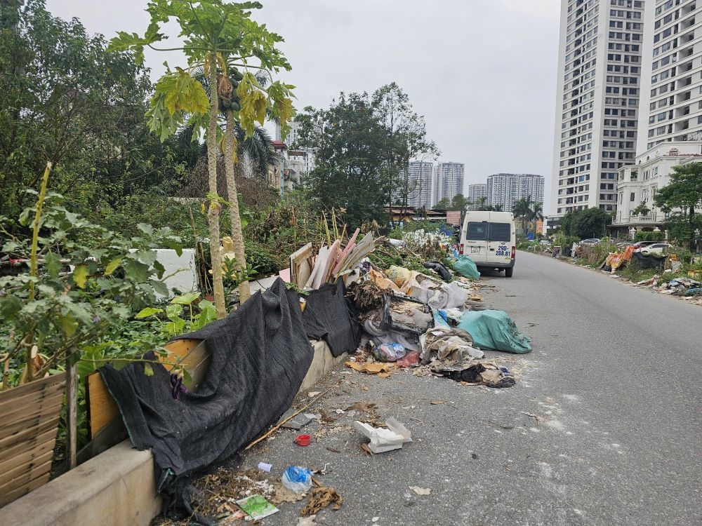 Hà Nội: Đường Nguyễn Văn Huyên kéo dài “mỏi mòn” chờ ngày cán đích