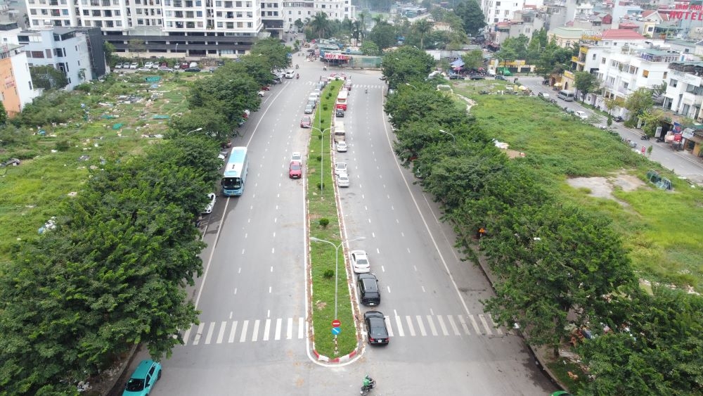 Hà Nội: Đường Nguyễn Văn Huyên kéo dài “mỏi mòn” chờ ngày cán đích