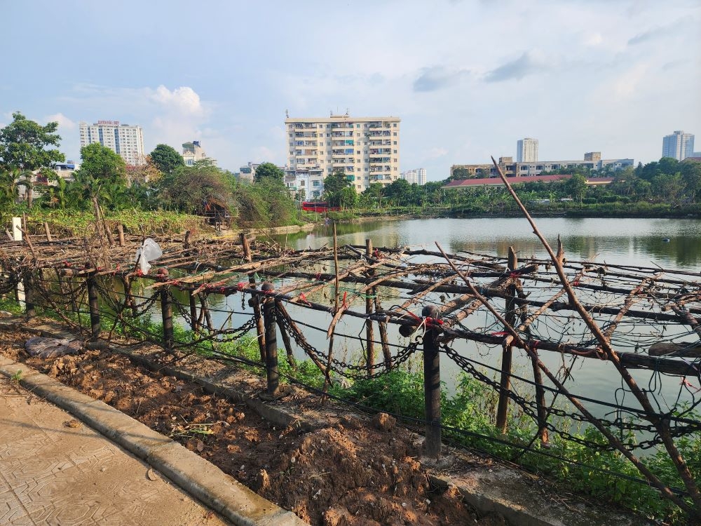 Hà Đông (Hà Nội): Hồ điều hoà phường Vạn Phúc xuống cấp, biến thành nơi xả rác