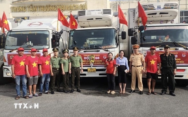 'Khẩn trương khắc phục hậu quả bão lũ, nhanh chóng ổn định đời sống nhân dân'