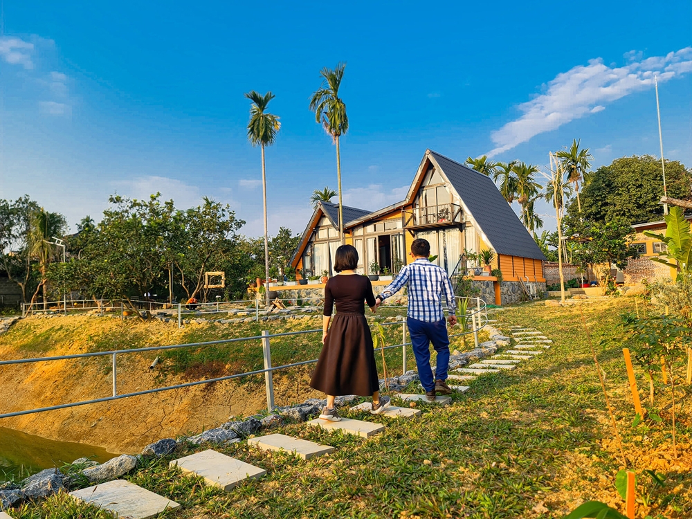 Gia đình Hà Nội 'tậu' 1.500m2 đất, làm nhà vườn đẹp mê ở ngoại ô