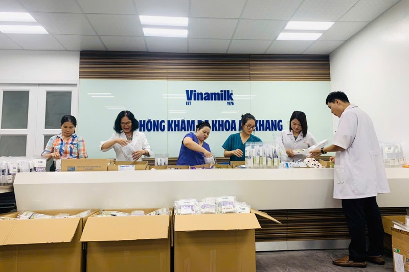 Vinamilk tiếp tục hỗ trợ người dân sau bão lũ