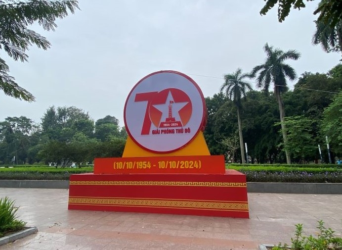 Hà Nội: Phố phường rực rỡ kỷ niệm 70 năm Ngày Giải phóng Thủ đô